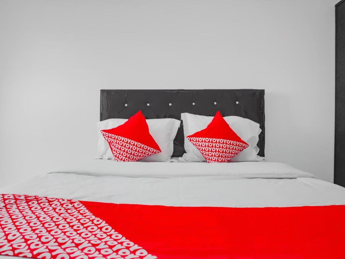 Oyo 90241 Sirooms Apartmen Gunung Putri Bogor Dış mekan fotoğraf