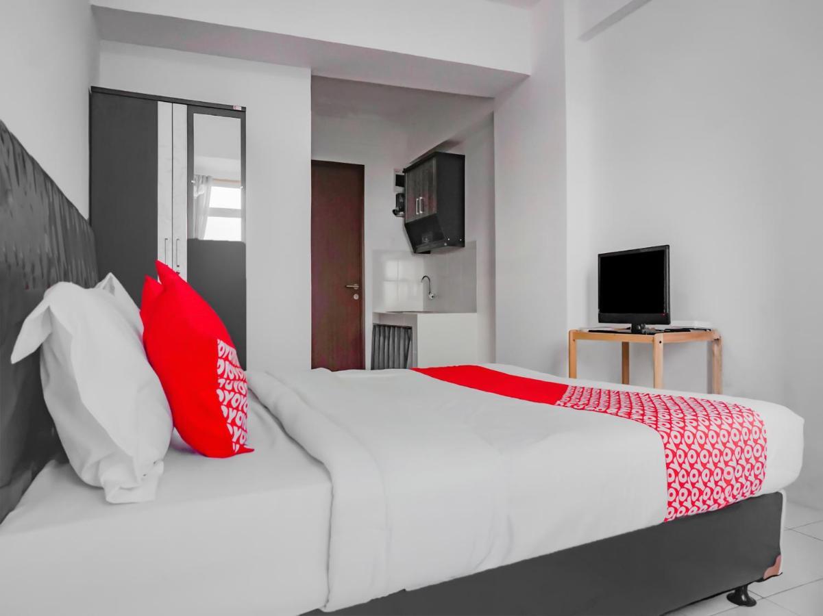 Oyo 90241 Sirooms Apartmen Gunung Putri Bogor Dış mekan fotoğraf